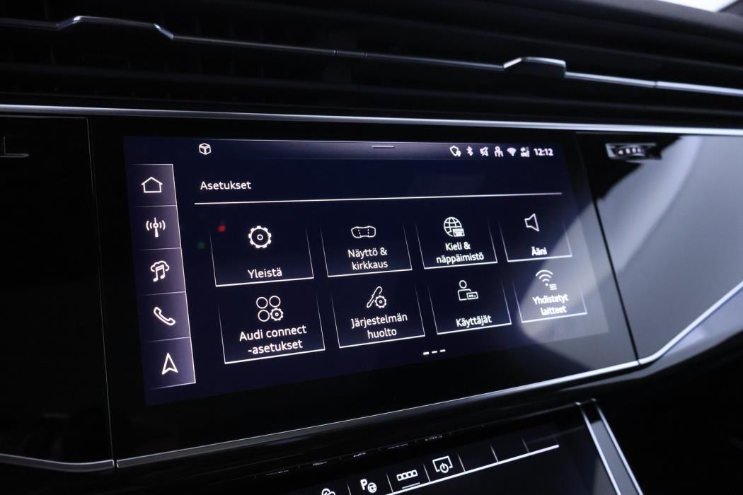 AUDI Q7 2025