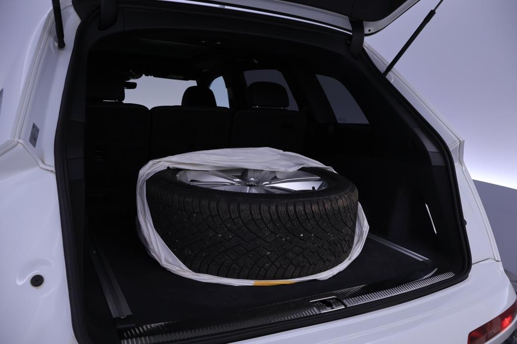 AUDI Q7 2025