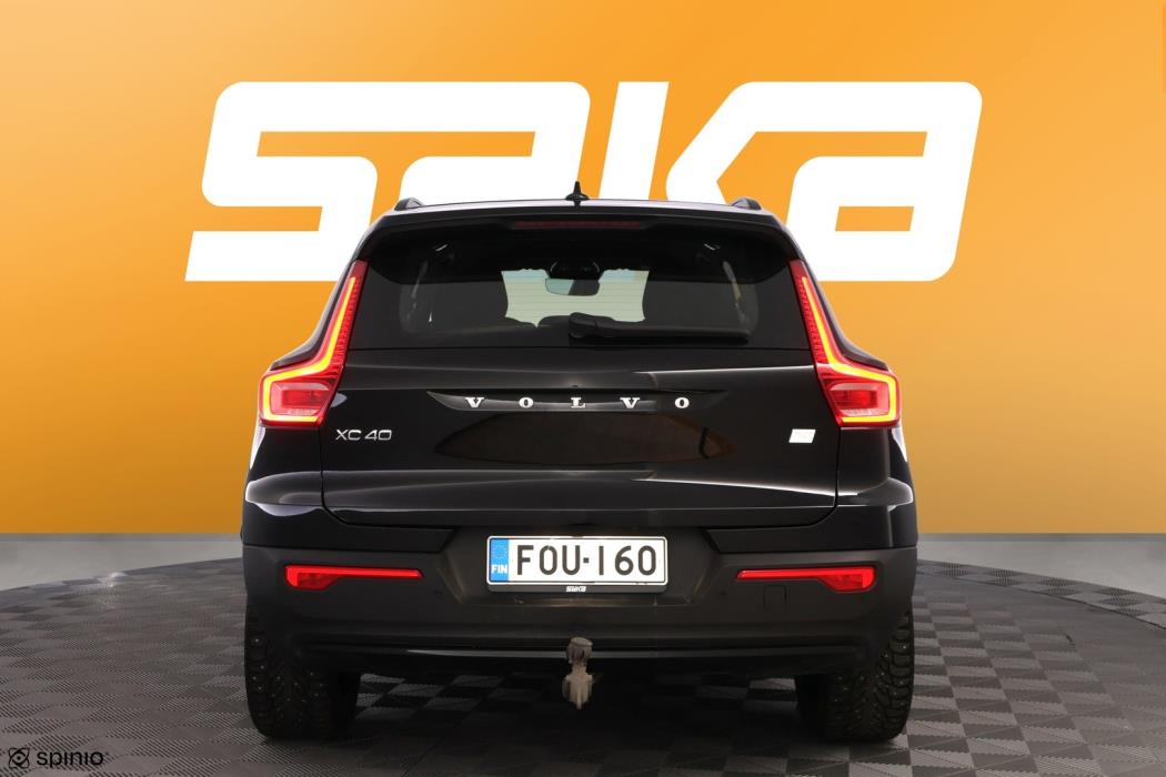 VOLVO XC40 2022
