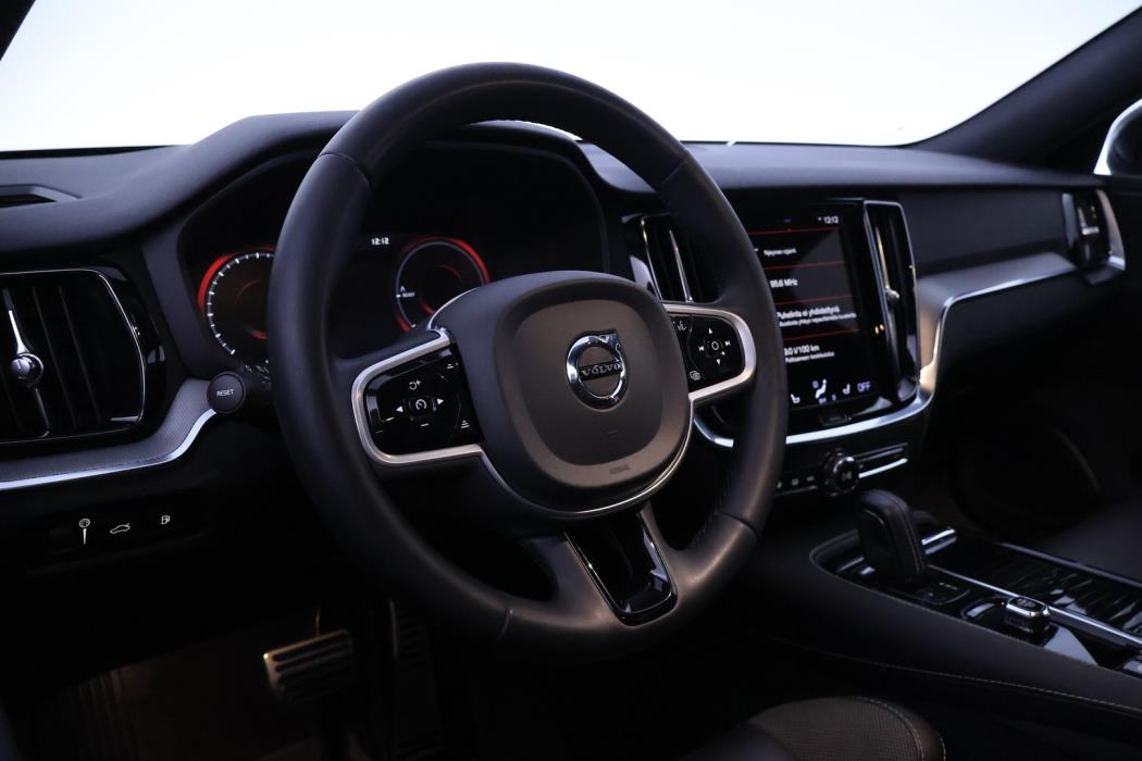 VOLVO V60 2022