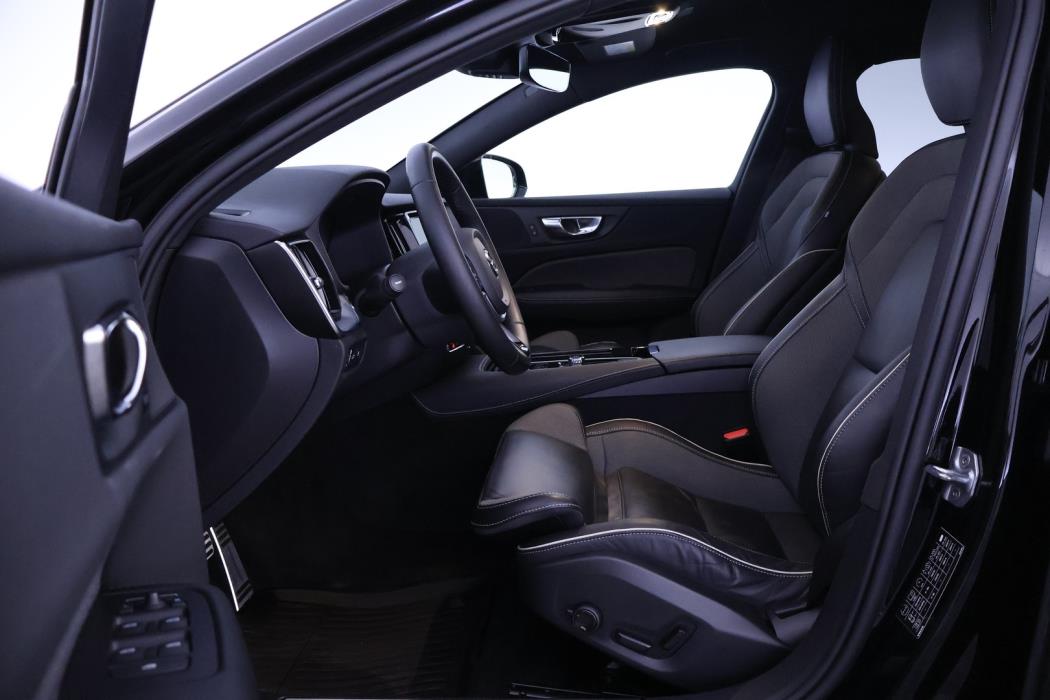 VOLVO V60 2022