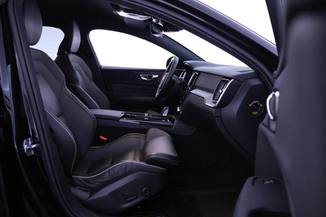 VOLVO V60 2022