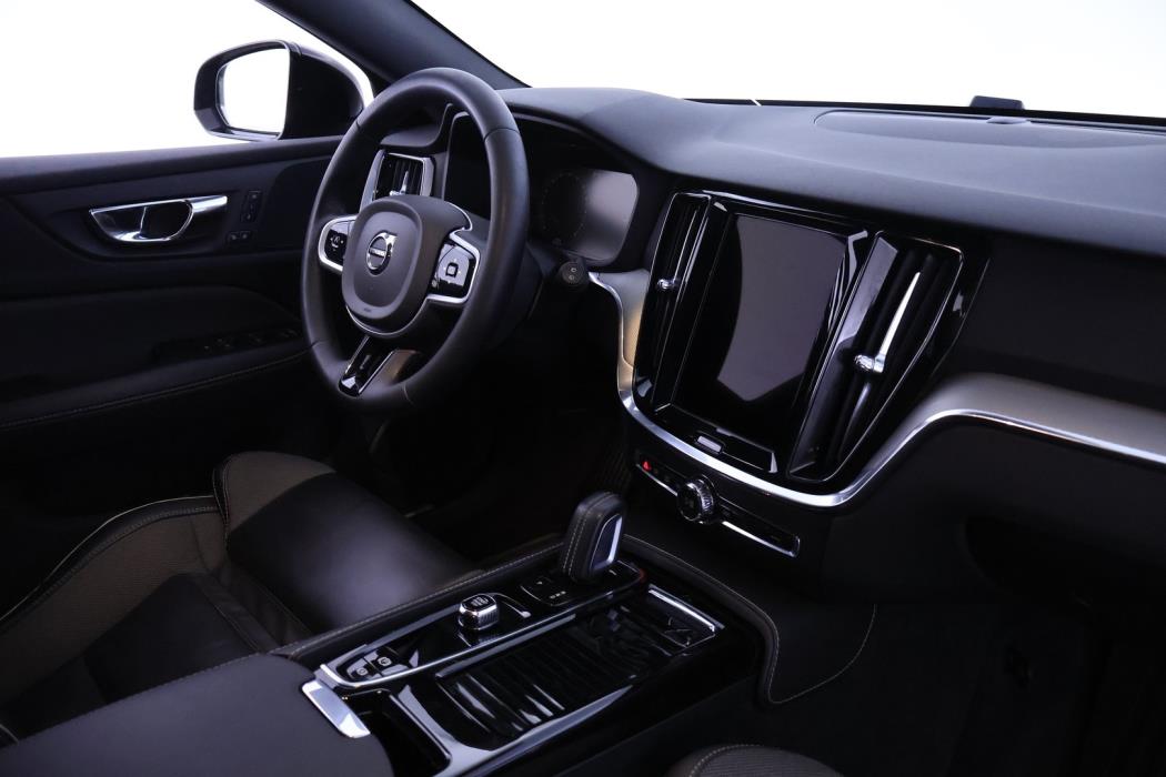 VOLVO V60 2022