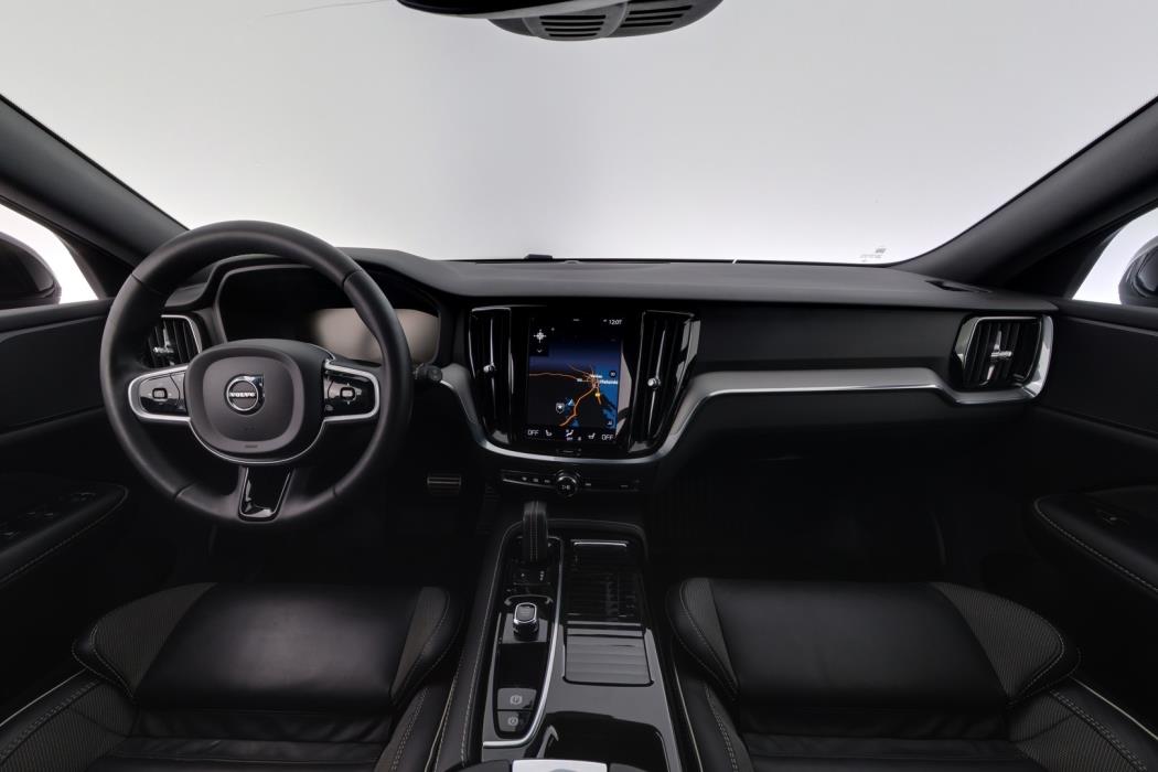 VOLVO V60 2022