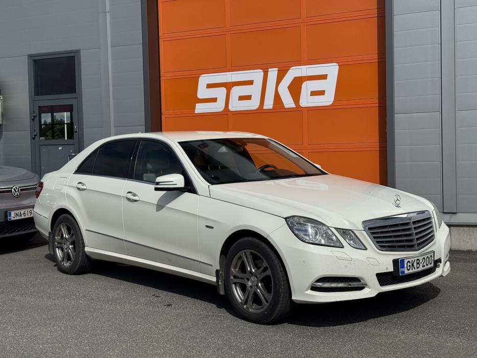 MERCEDES-BENZ E 2011