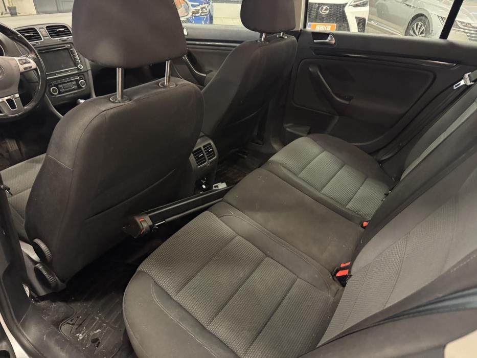 VOLKSWAGEN Golf 2011