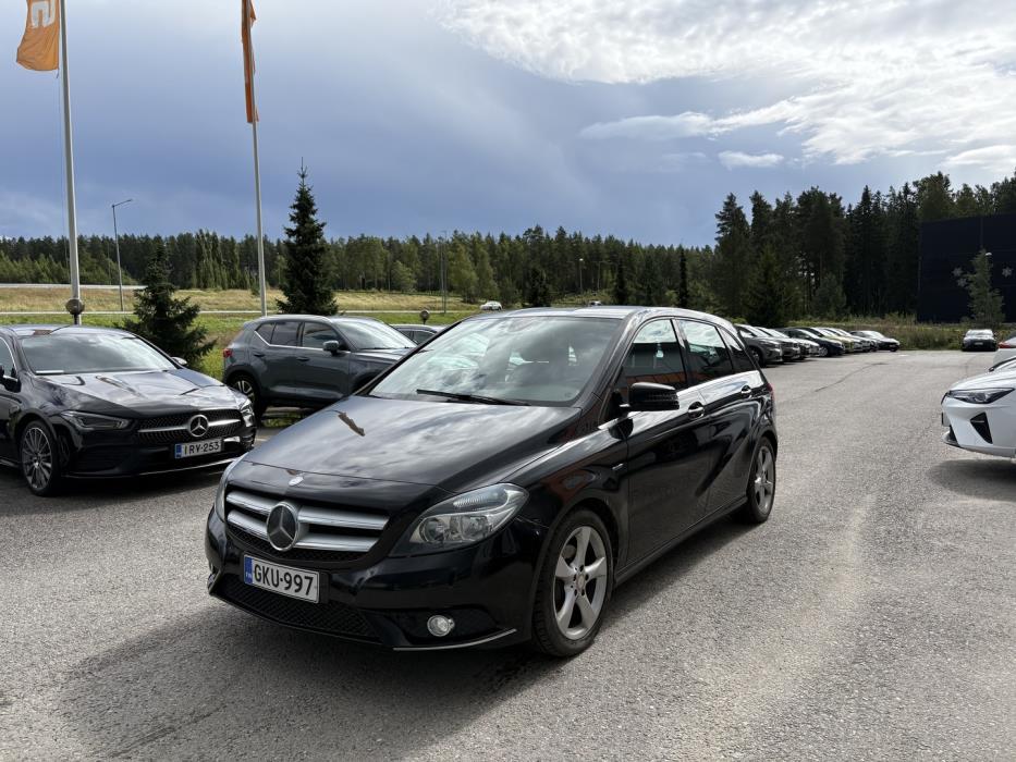 MERCEDES-BENZ B 2012