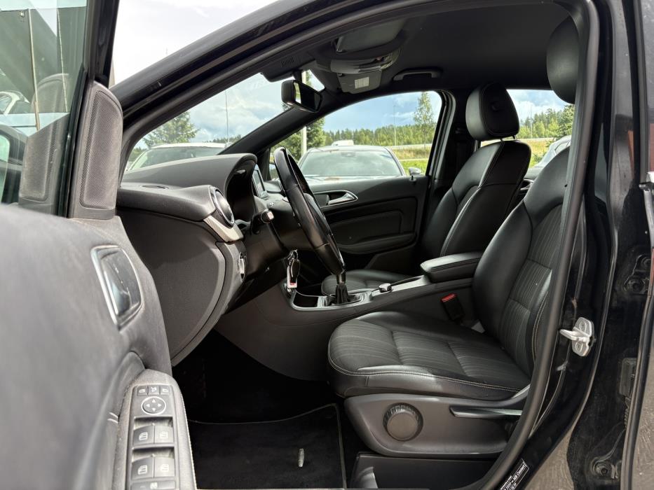 MERCEDES-BENZ B 2012