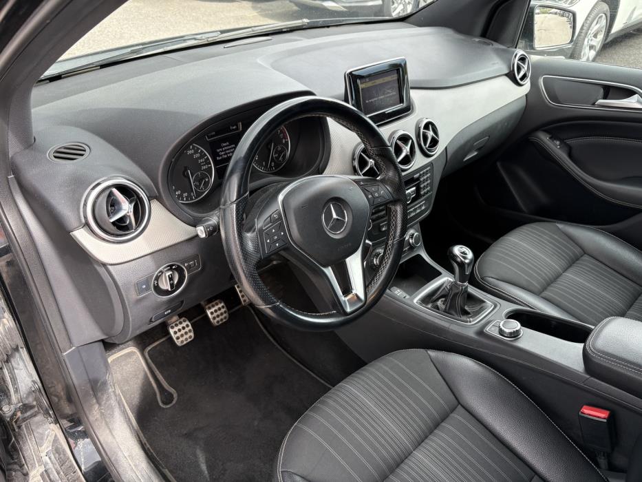 MERCEDES-BENZ B 2012