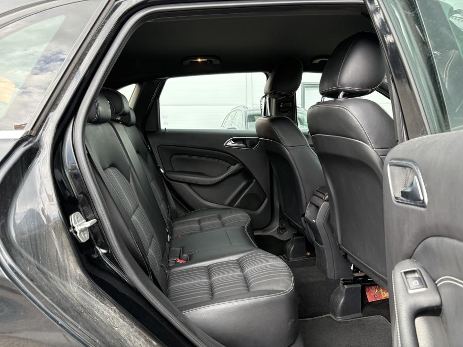 MERCEDES-BENZ B 2012