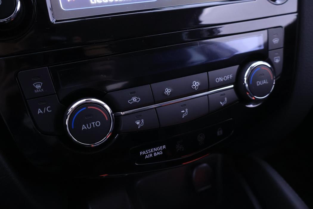 NISSAN Qashqai 2016