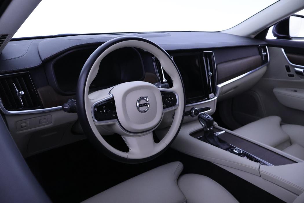 VOLVO V90 2021