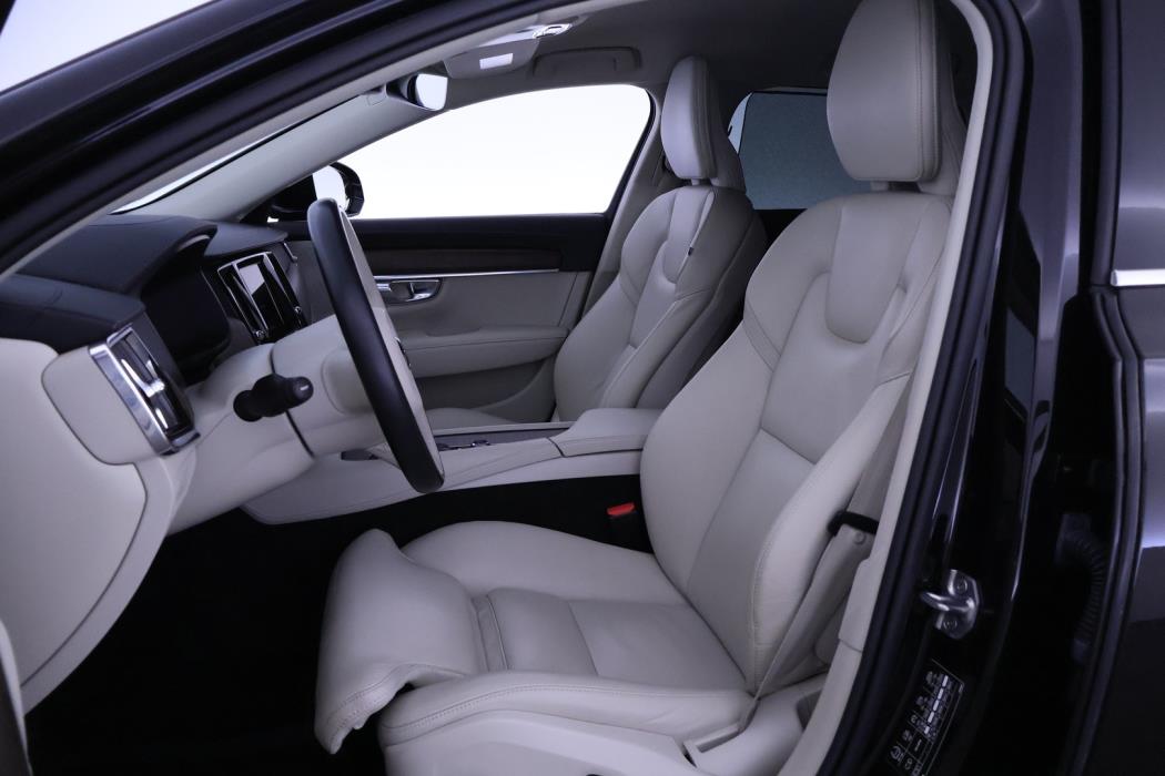 VOLVO V90 2021