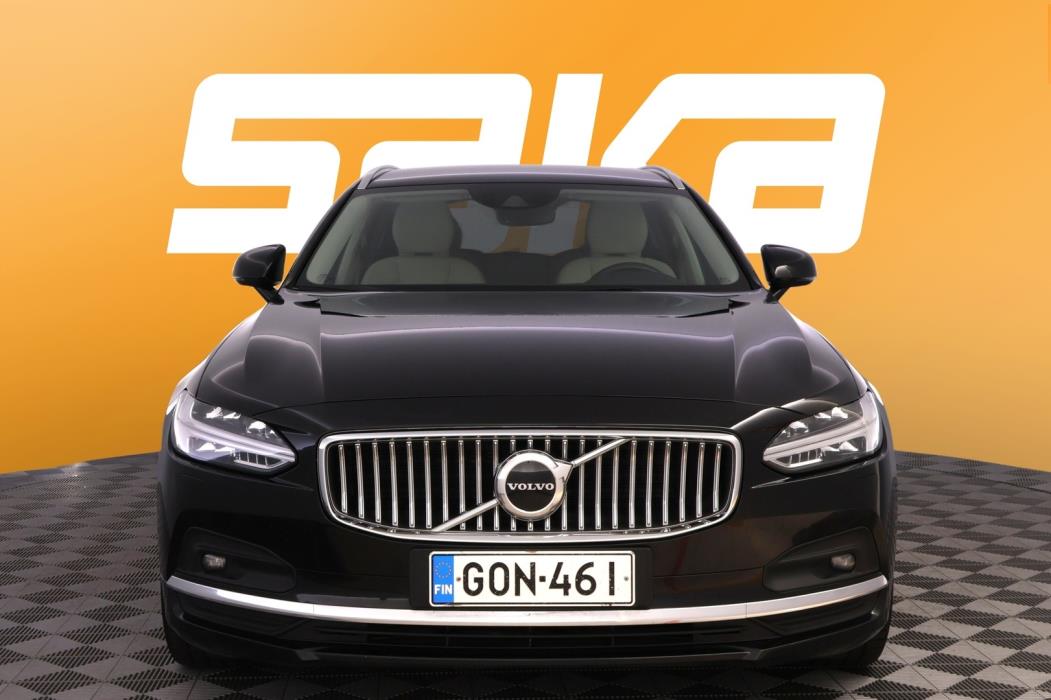 VOLVO V90 2021
