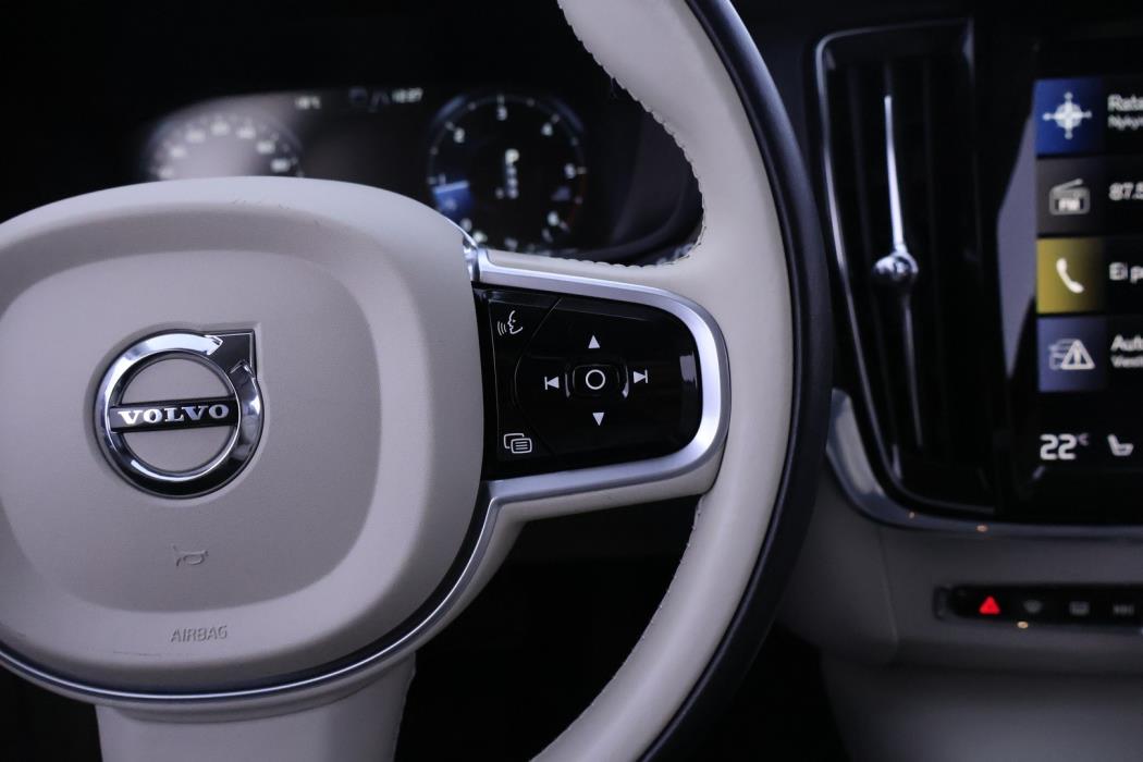 VOLVO V90 2021