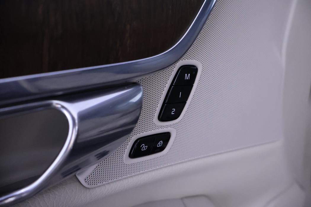 VOLVO V90 2021