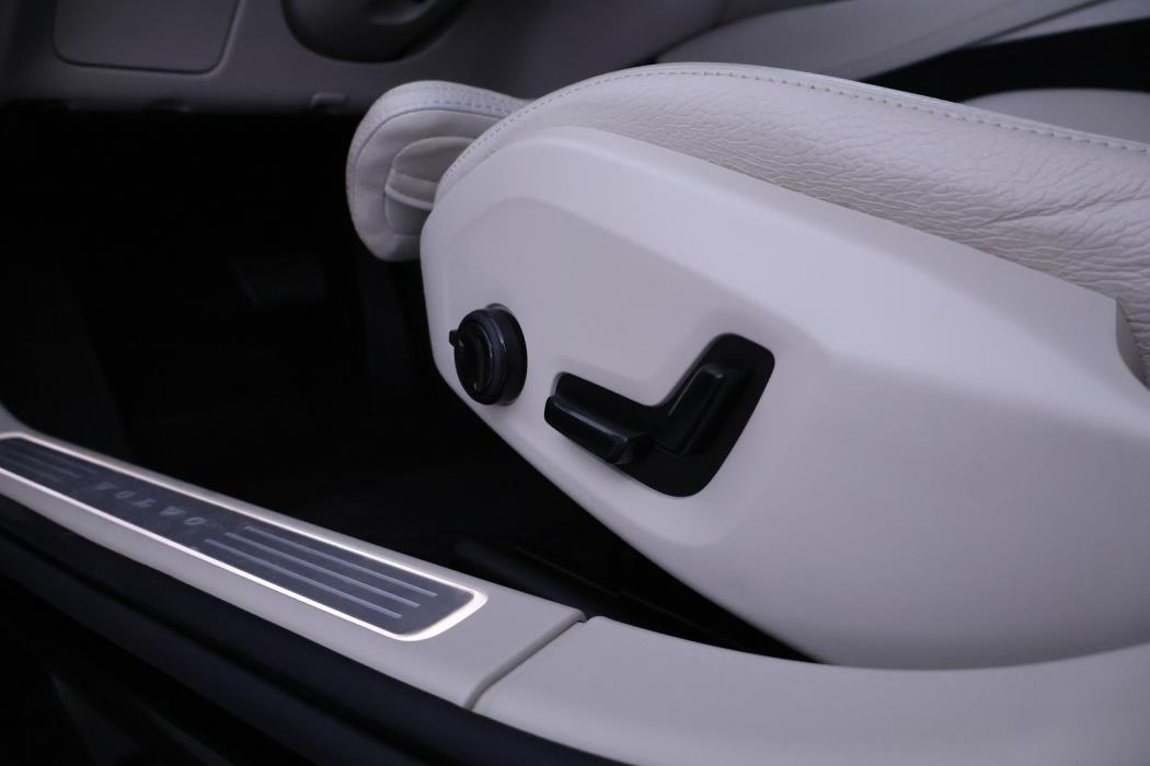 VOLVO V90 2021