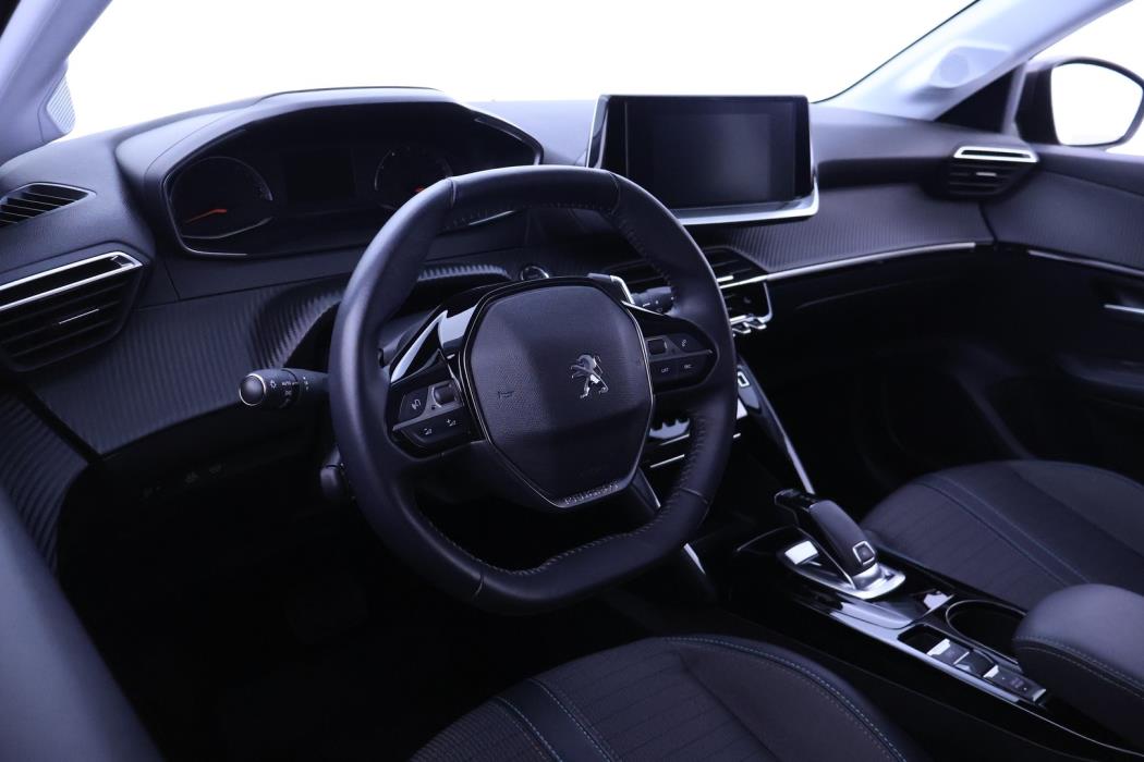 PEUGEOT 208 2021