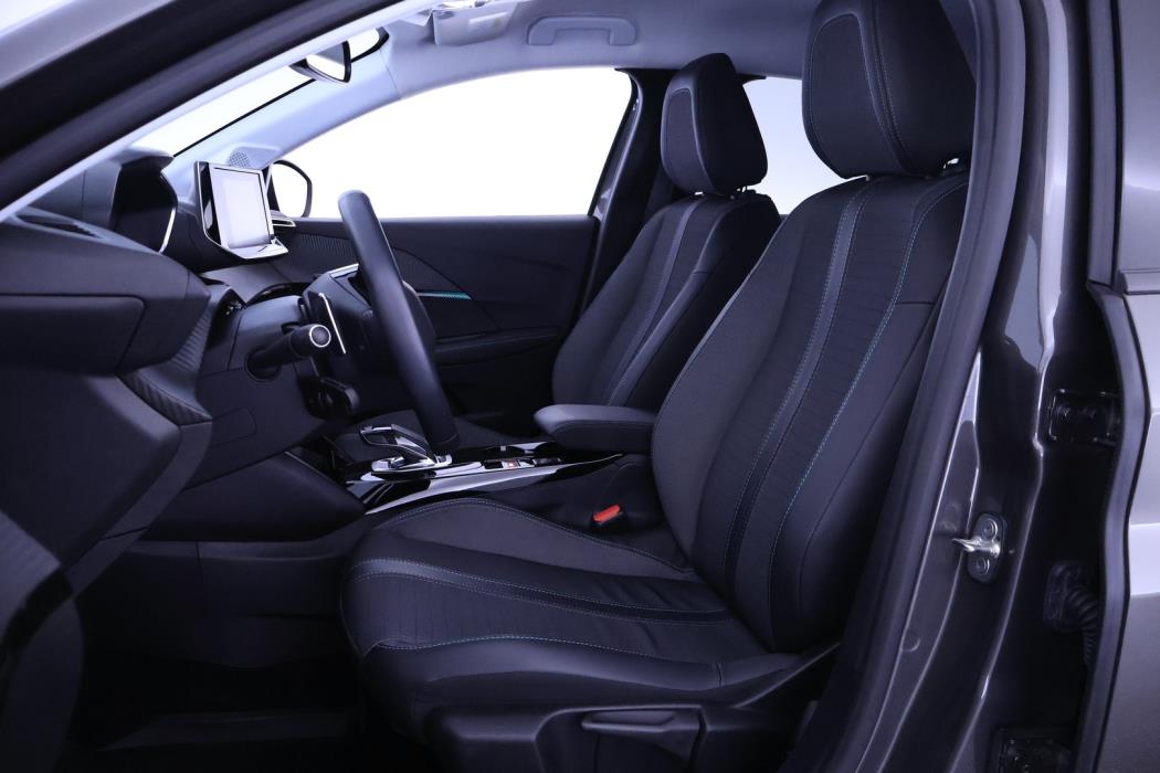 PEUGEOT 208 2021
