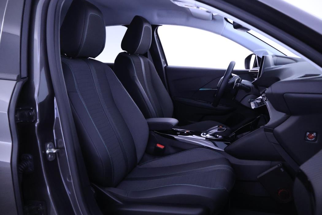 PEUGEOT 208 2021