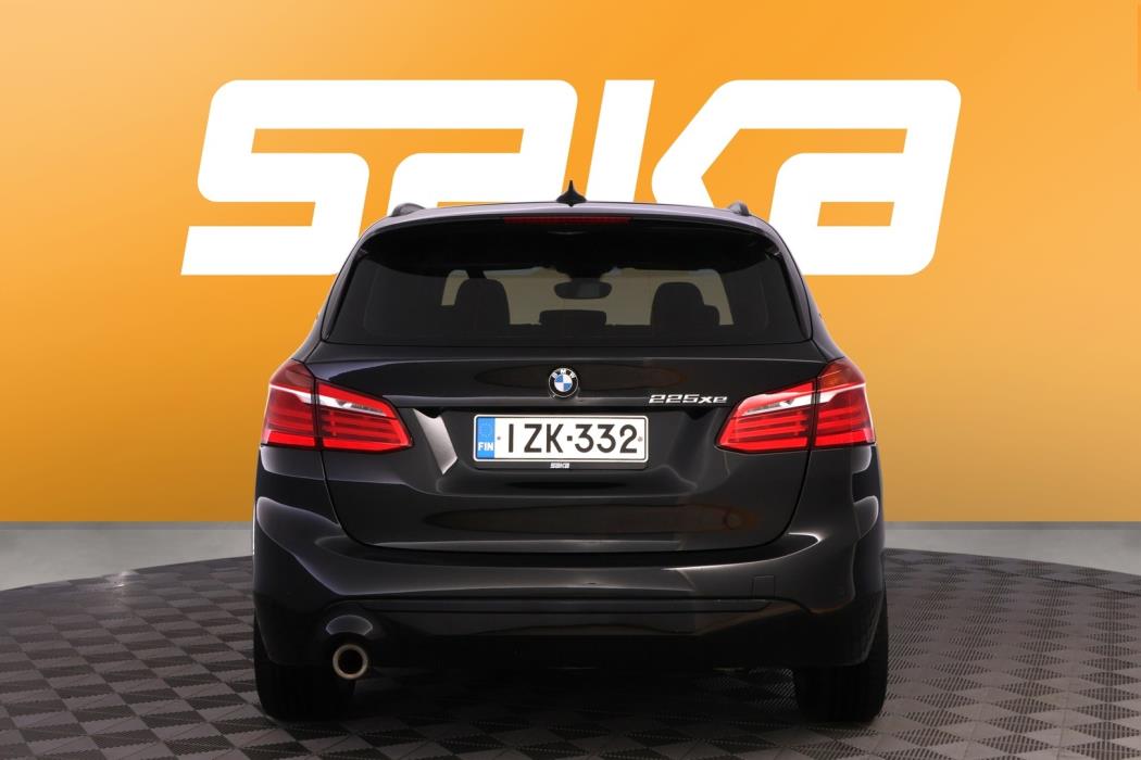 BMW 225 2019