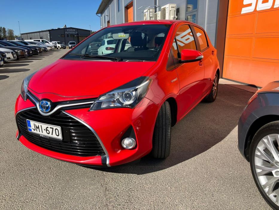 TOYOTA Yaris 2016