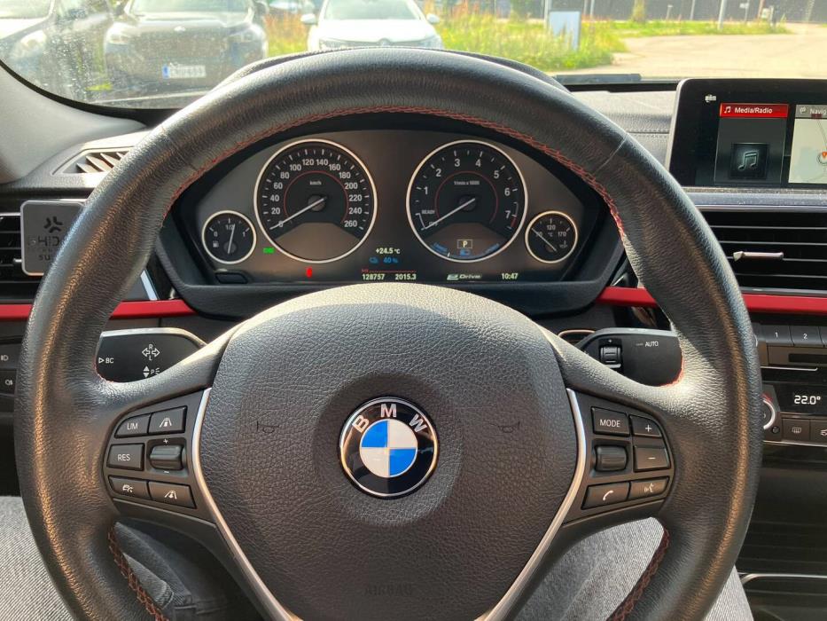BMW 330 2018