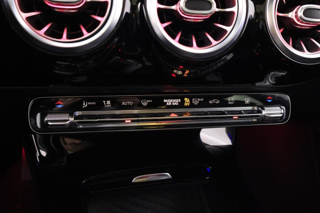 MERCEDES-BENZ A 2019