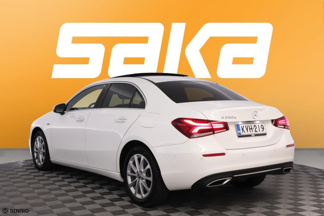 MERCEDES-BENZ A 2019