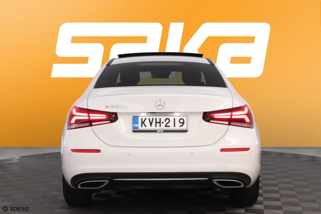 MERCEDES-BENZ A 2019