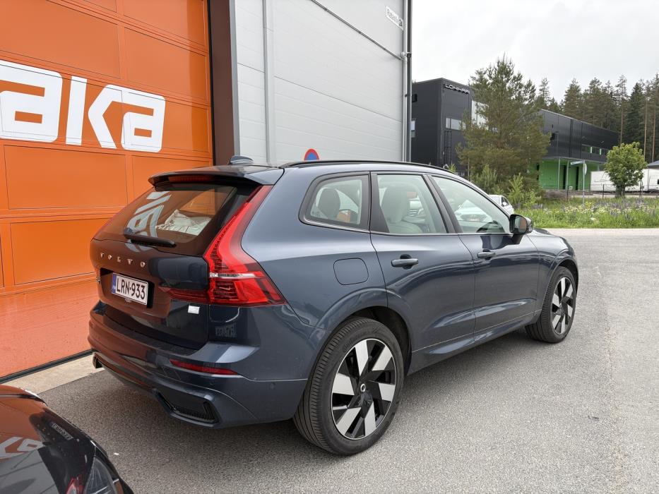 VOLVO XC60 2023