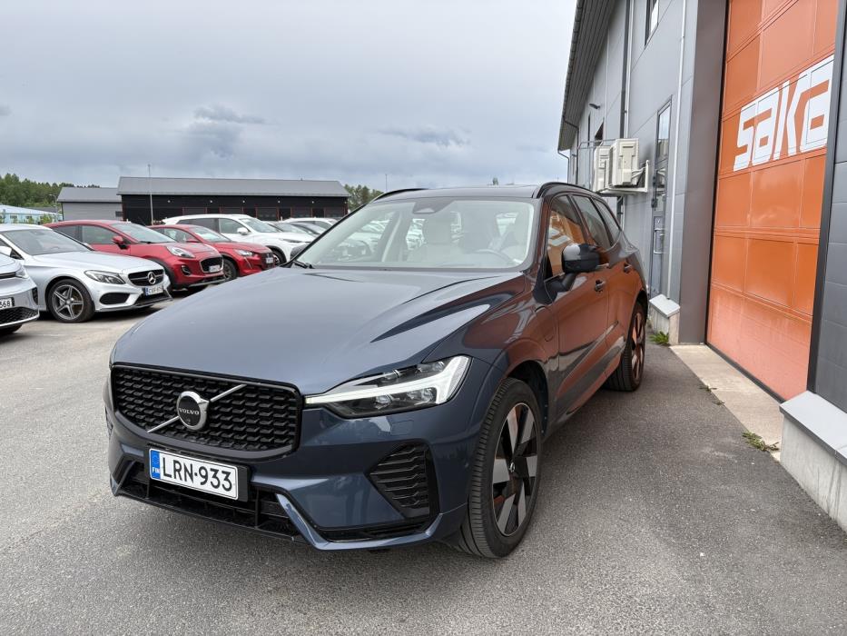 VOLVO XC60 2023