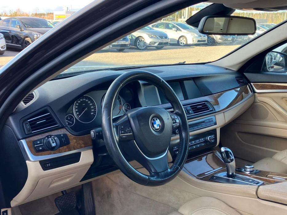 BMW 523 2010