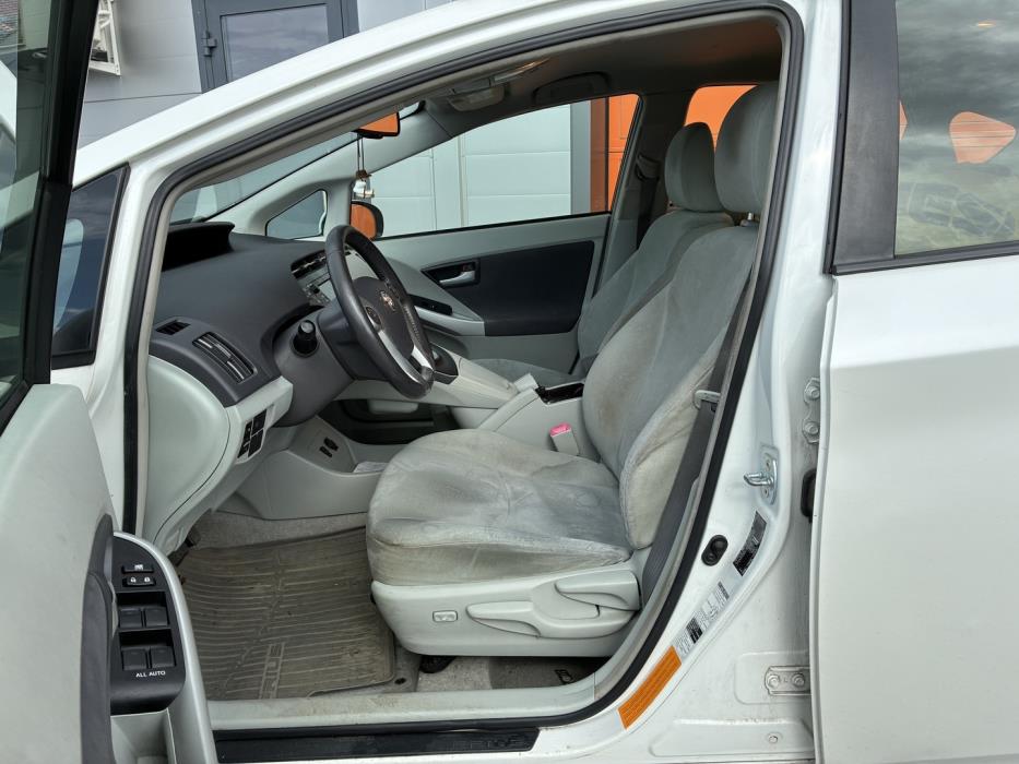 TOYOTA Prius 2010