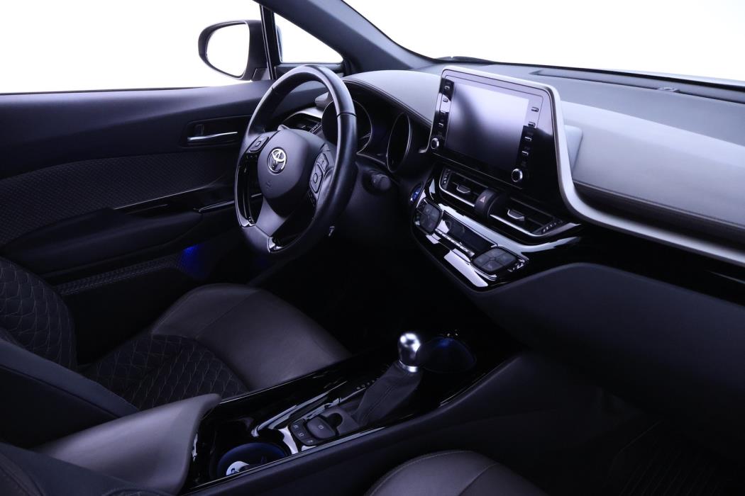TOYOTA C-HR 2021