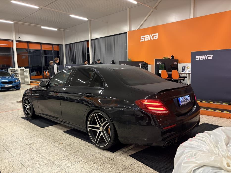 MERCEDES-BENZ E 2018