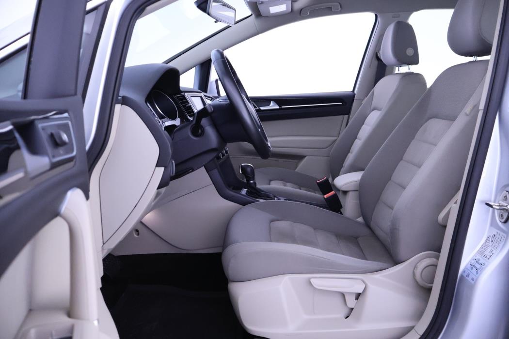 VOLKSWAGEN Golf Sportsvan 2015