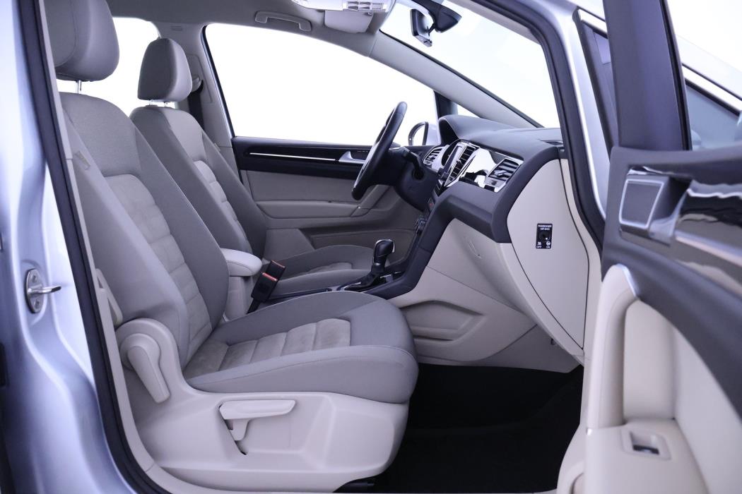 VOLKSWAGEN Golf Sportsvan 2015