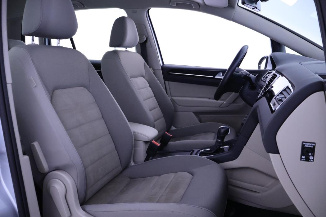VOLKSWAGEN Golf Sportsvan 2015