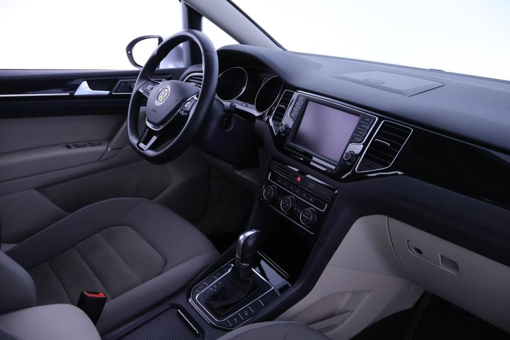 VOLKSWAGEN Golf Sportsvan 2015