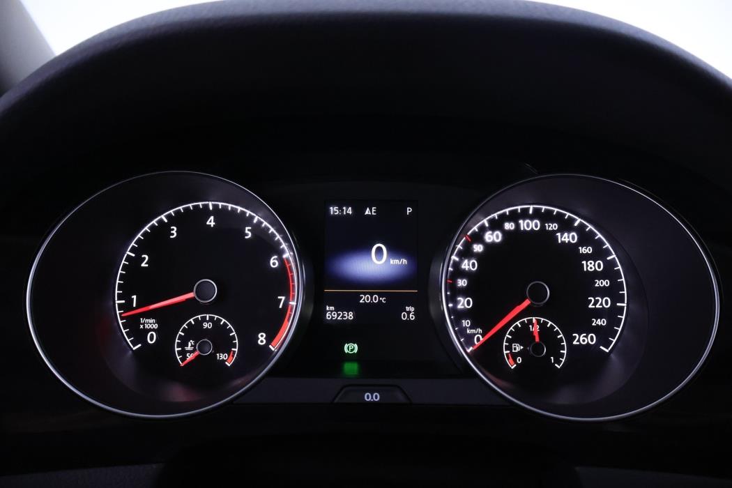 VOLKSWAGEN Golf Sportsvan 2015