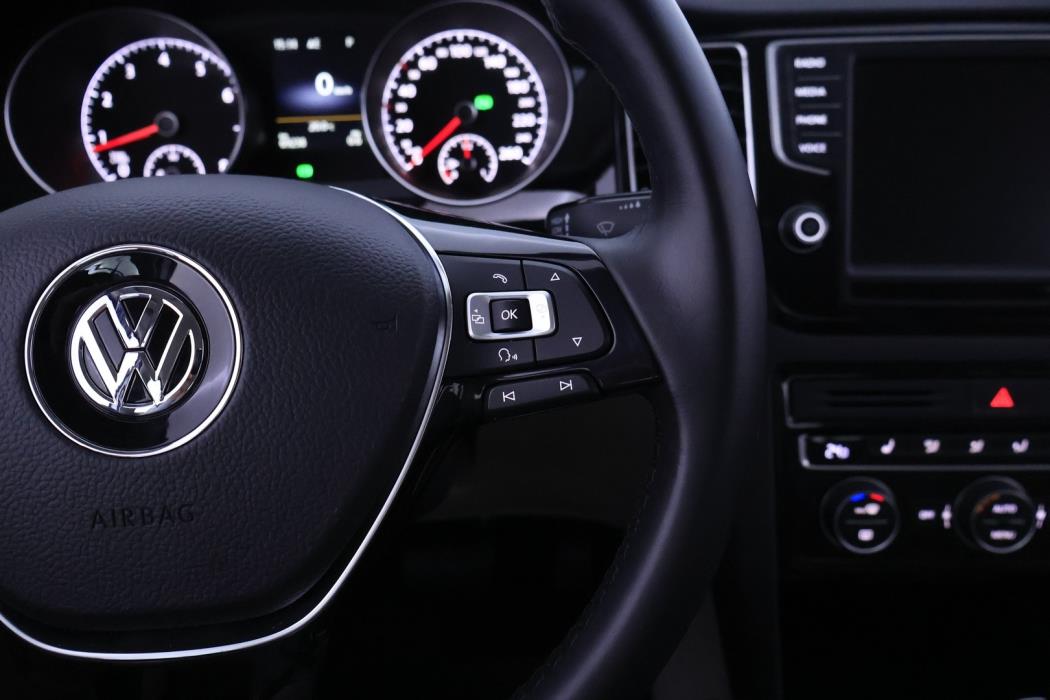 VOLKSWAGEN Golf Sportsvan 2015