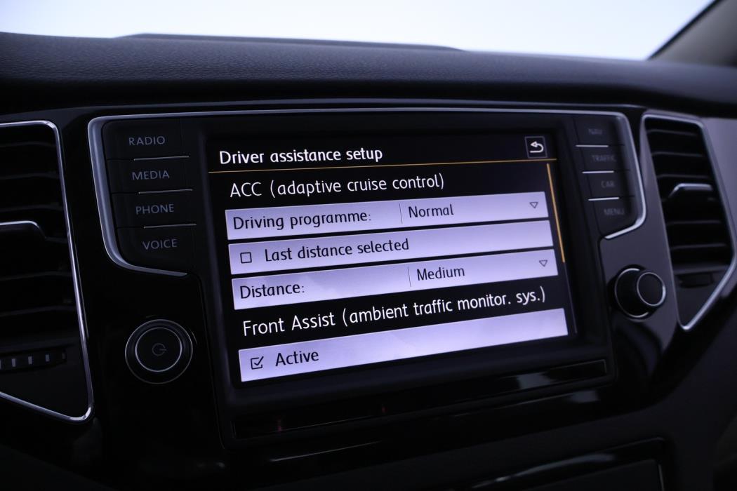 VOLKSWAGEN Golf Sportsvan 2015