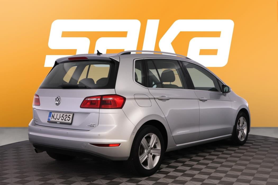 VOLKSWAGEN Golf Sportsvan 2015