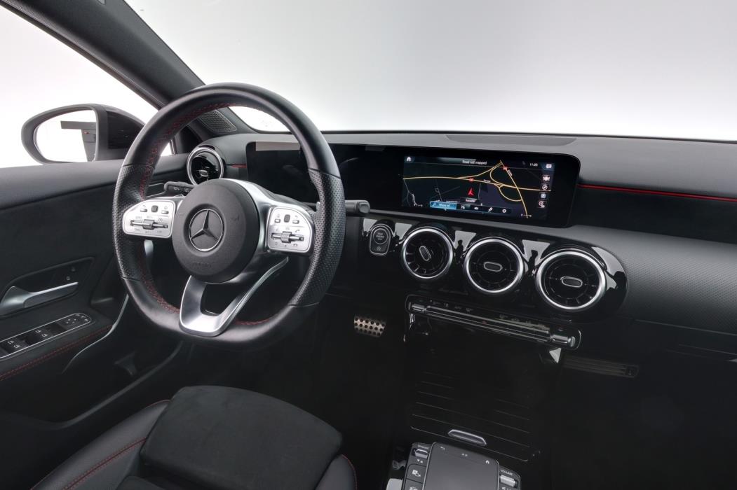 MERCEDES-BENZ A 2021