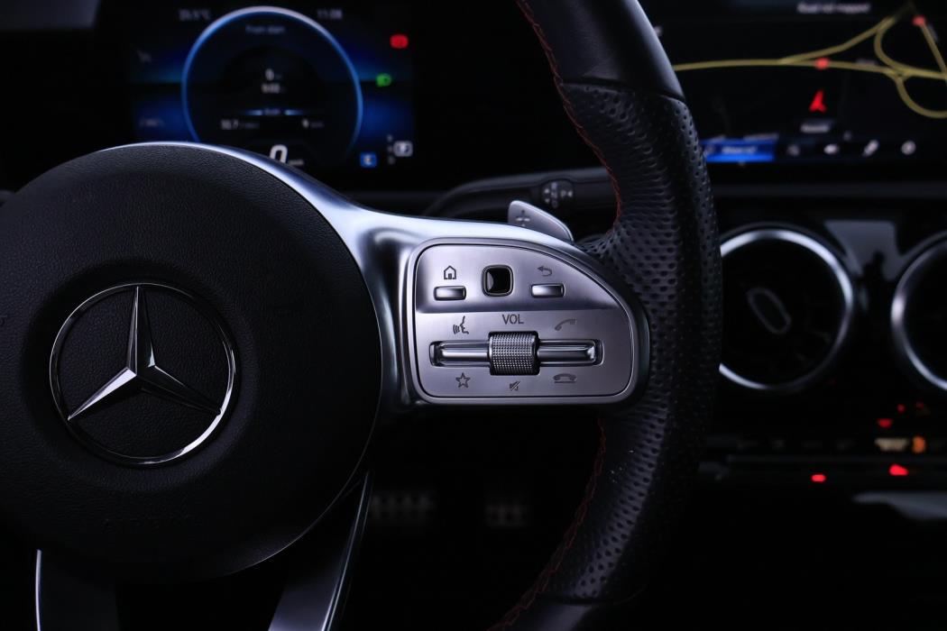 MERCEDES-BENZ A 2021
