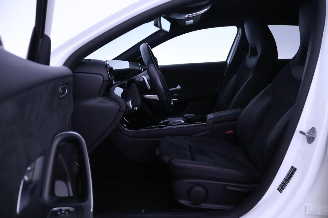 MERCEDES-BENZ A 2021