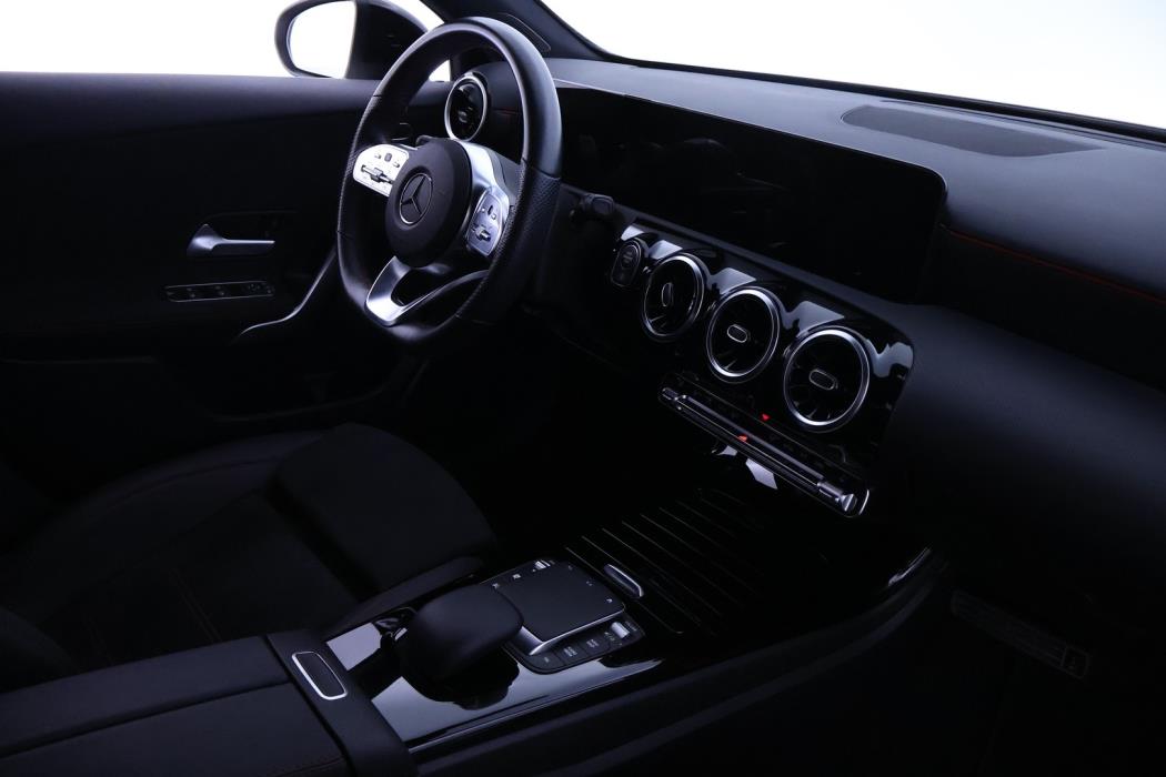 MERCEDES-BENZ A 2021