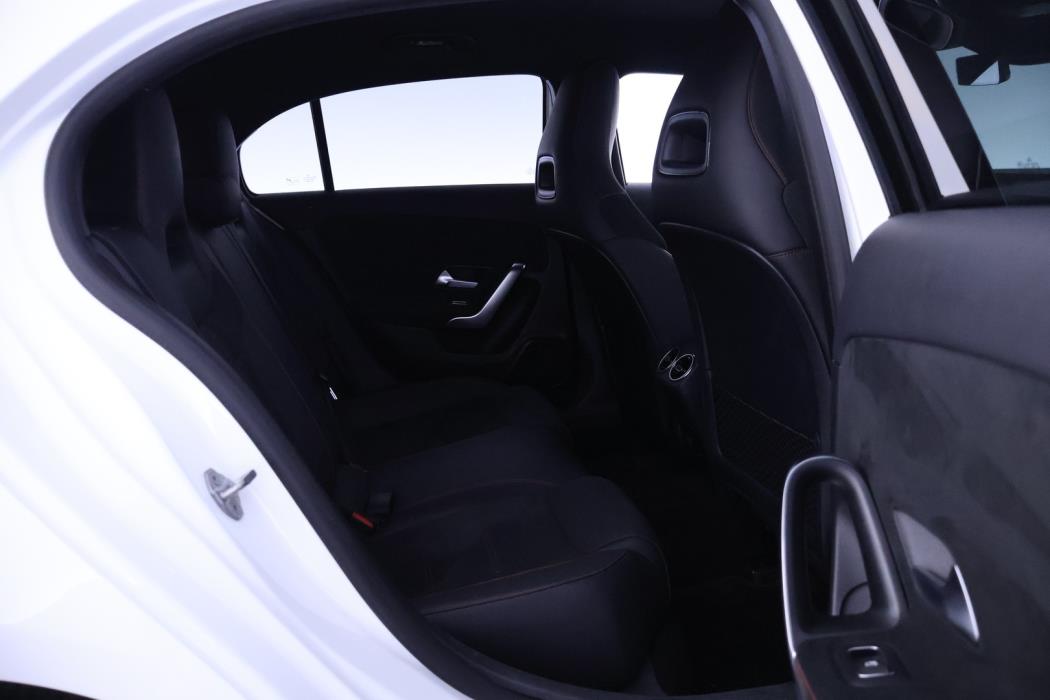 MERCEDES-BENZ A 2021
