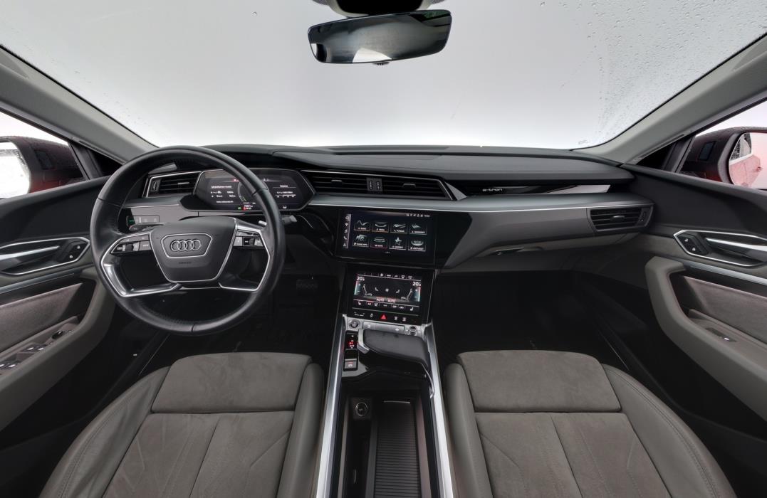 AUDI e-tron 2021